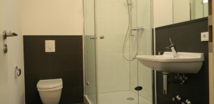 Gästebad mit Dusche