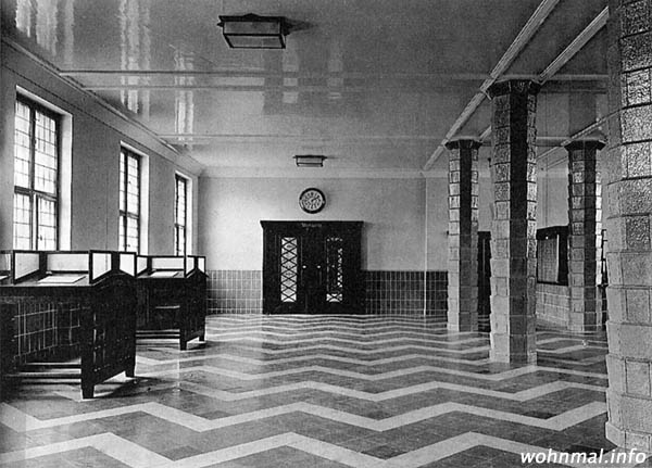 Schalterhalle des Postamtes Lichtenberg I, ca. 1930