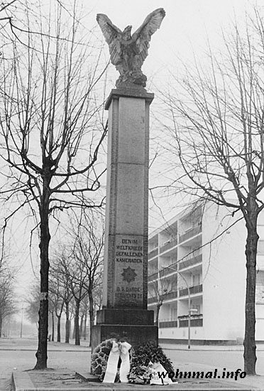 Denkmal 5. Garderegiment am Askanierring in Spandau 1957