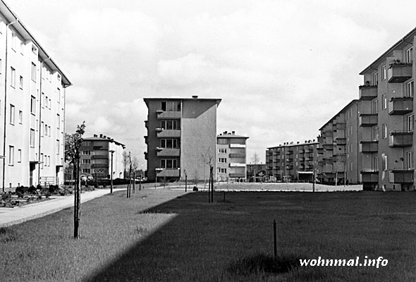 Nachkriegsneubauten an der Seegefelder Straße in Spandau 1957