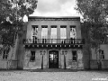 US-Headquarter Dahlem: Portal des Hauptgebäudes